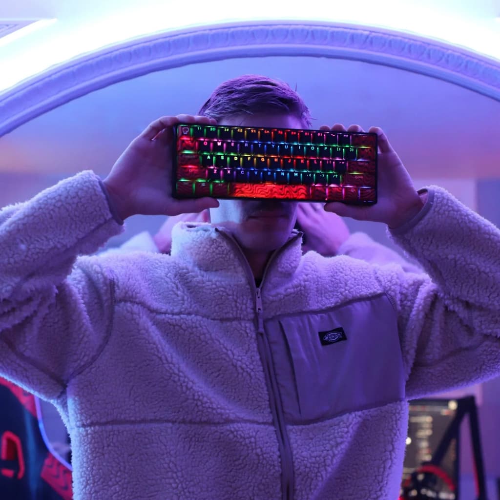 Dekorativbild-Ghostkeyboards-pewdiepie