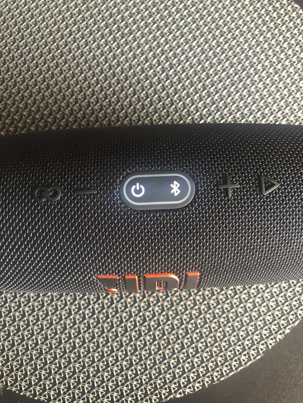 JBL Charge 5 dekorativbild 1