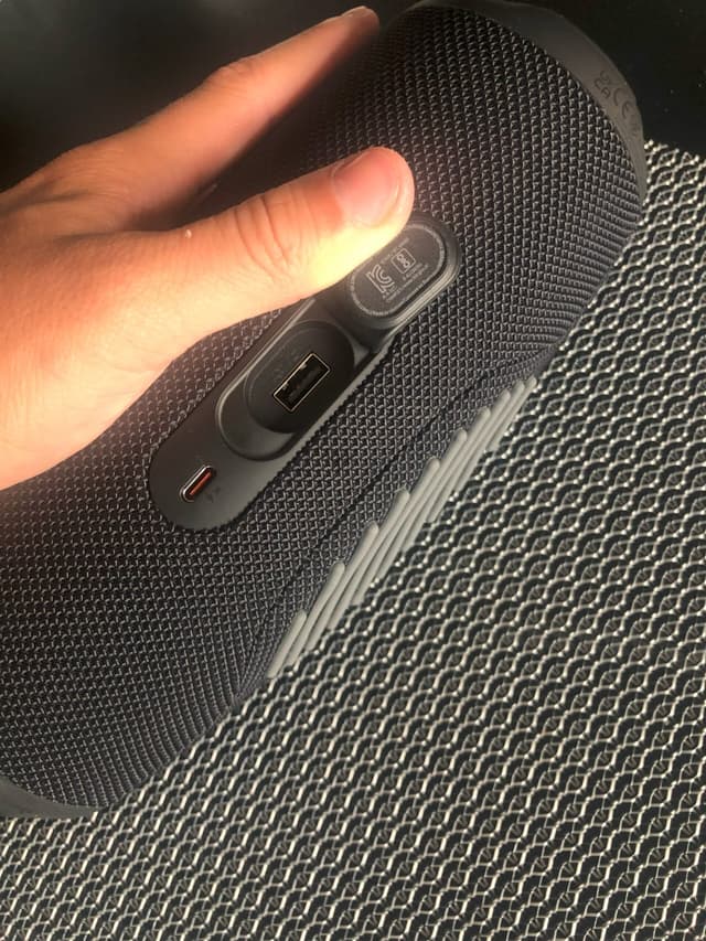 JBL Charge 5 dekorativbild 3