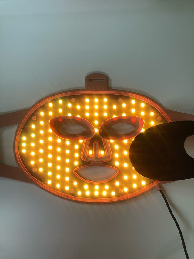 Bild på led mask orange ljus