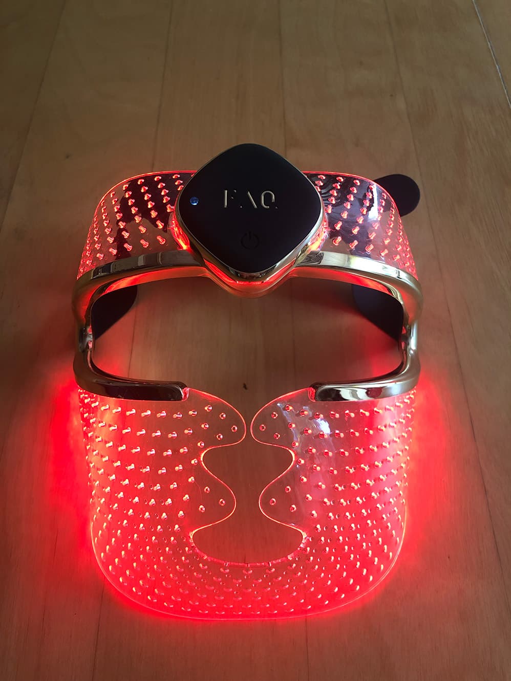 Rött ljus på led masken