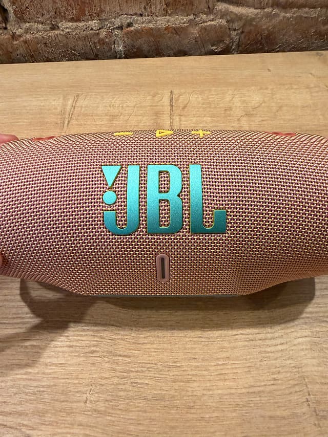 JBL Charge 6