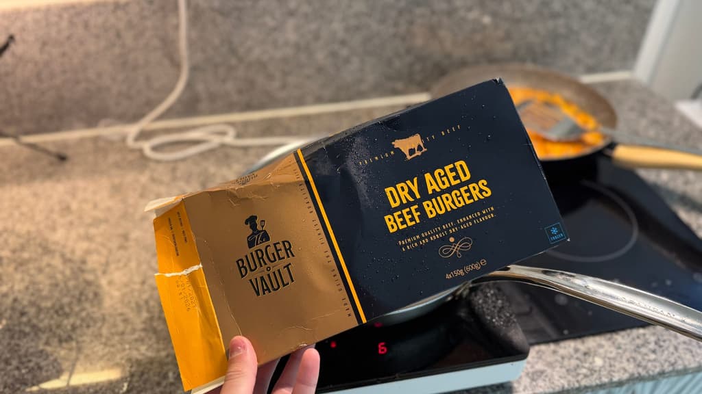 Burger Vault Dry Aged Beef Burgers förpackning