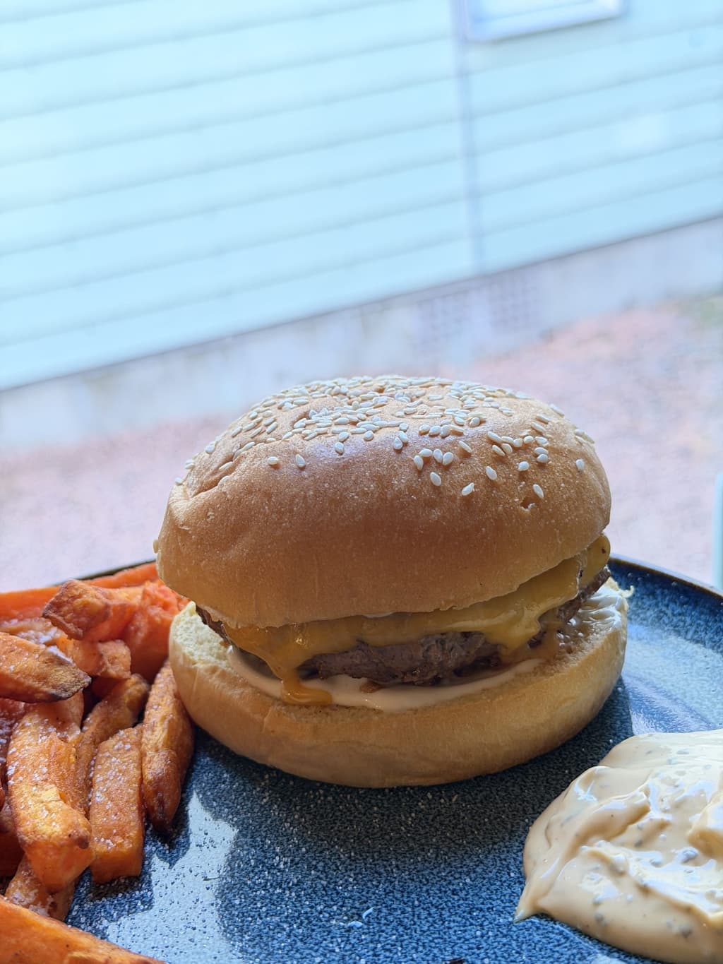 Burger Vault Wagyu Beef Burgers — Burger Vault Wagyu beef burgers serverad färdig