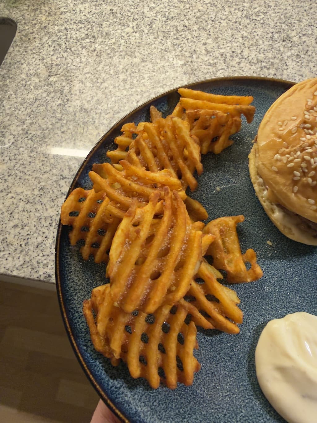 Garant Waffle Fries — Garant waffle fries räfflade serverade