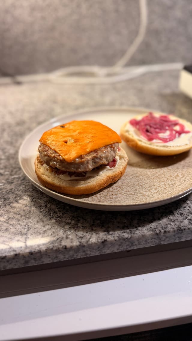 Ingelsta Kalkonburgare — Ingelsta kalkon burgare färdig