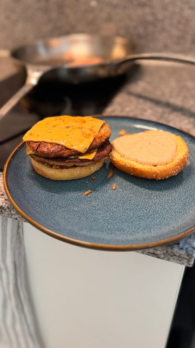 Sibylla Hot Pork Burger — Sibylla hot pork burger färdig