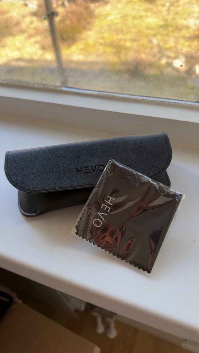 Hevo blåljusglasögon fodral + duk