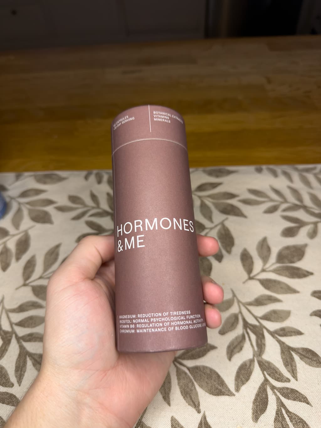 Källa Hormones & Me i handen