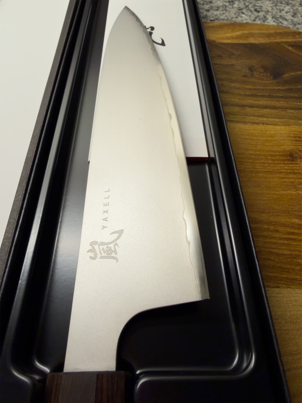 Yaxell kockkniv närbild