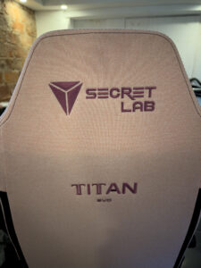 Baksida gamingstol secretlab titan EVO
