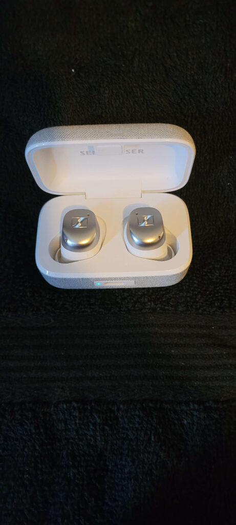 Sennheiser Momentum 4 Wireless produktbild6