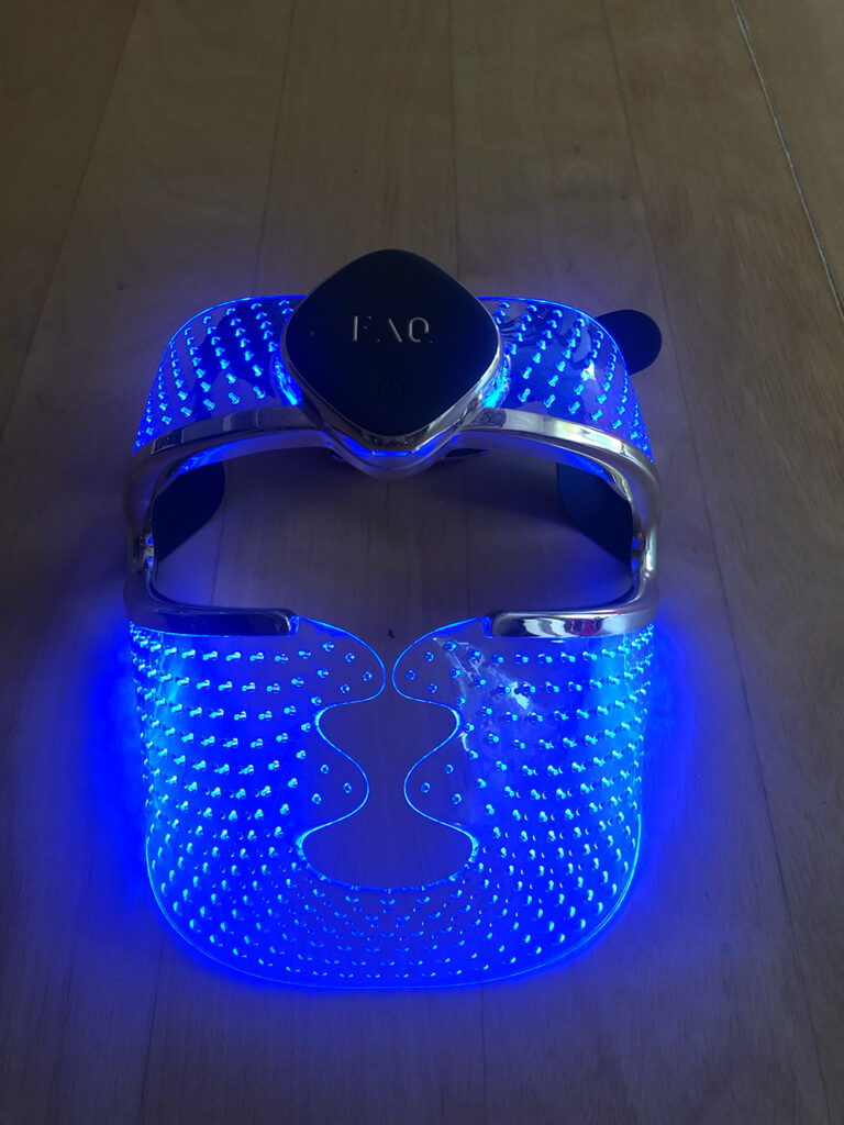 blått ljus på led masken