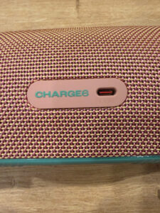 Inzoomad på ladduttag