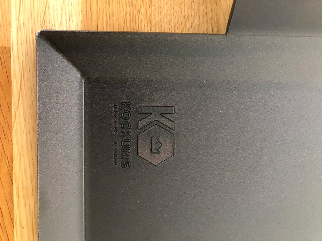 Stekbord 40x27 inzoomad på märke
