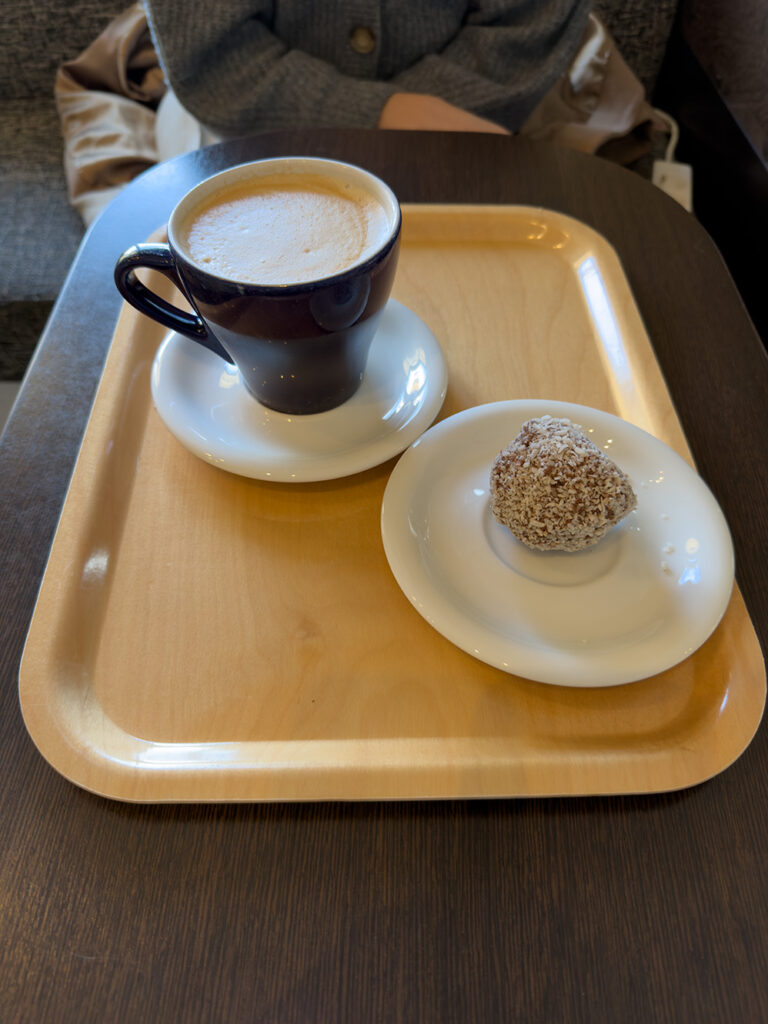 Waynes coffee fika + kaffe