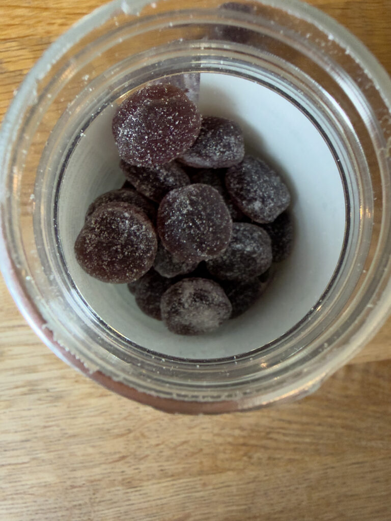 Inuti burken på naturecans lion mane gummies