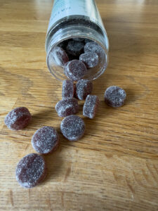 Naturecan Lions mane gummies på bord